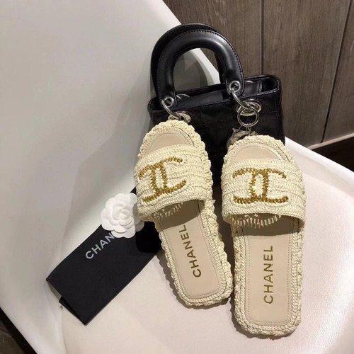 Шлепанцы женские Chanel белые премиум-люкс коллекция 2021-2022 фото-2