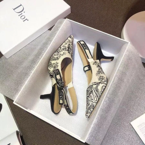 Туфли-босоножки женские Christian Dior с рисунком на среднем каблуке коллекция лето 2021 фото-6