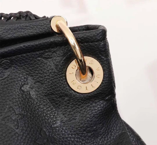 Женская кожаная сумка Louis Vuitton черная  42/31 фото-7