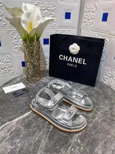 Сандалии женские Chanel цвета серебра премиум-люкс коллекция лето 2021