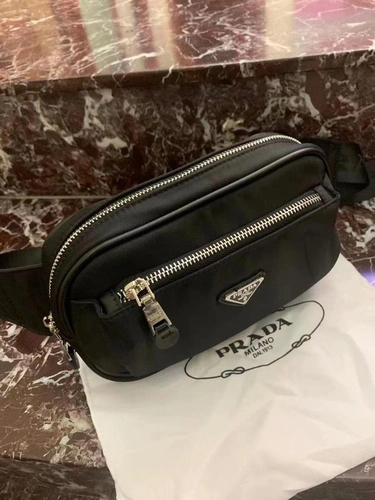 Поясная мужская сумка Prada чёрная тканевая с логотипом 20/14 см