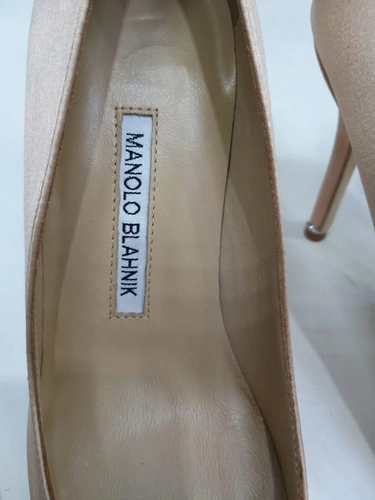 Атласные женские туфли Manolo Blahnik Hangisi бежевые премиум-люкс коллекция 2021 фото-5
