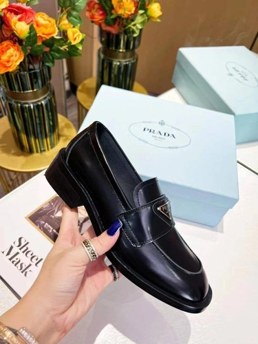 Туфли-лоферы женские Prada Premium A105238 чёрные фото-3