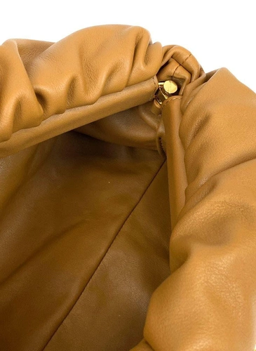 Женская кожаная сумка Bottega Veneta The Chain Pouch коричневая 30/12/13 фото-8