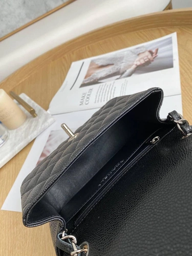Женская сумка Chanel черная A79398 премиум с логотипом Размер: 25*15*8 см фото-4