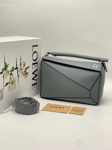 Женская кожаная сумка Loewe темно-серая фото-2