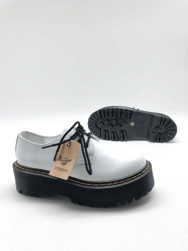 Туфли-дерби женские кожаные Dr Martens белые коллекция 2021-2022 фото-5