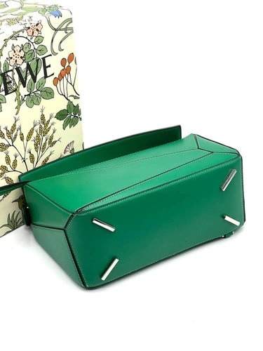 Женская кожаная сумка Loewe A106364 зелёная 30/18 см фото-10