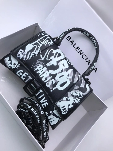 Женская кожаная сумка Balenciaga черно-белая фото-7