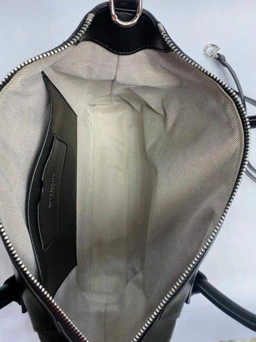 Женская кожаная сумка Givenchy черная 31/25/7 см фото-2