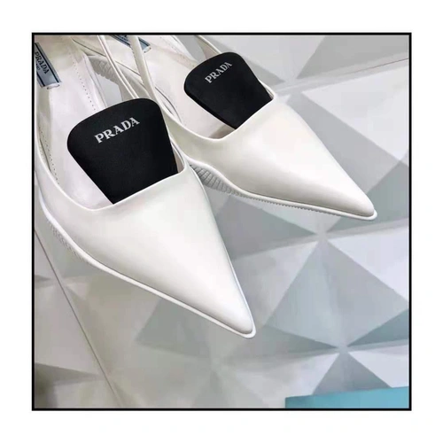 Туфли женские кожаные Prada летние с открытой пяткой белые коллекция 2021-2022 фото-7
