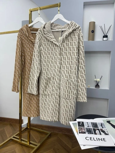 Женская текстиль куртка fendi бежевая A5865 фото-3