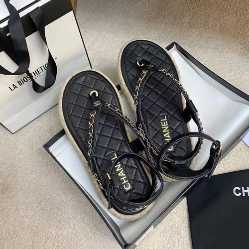 Босоножки женские кожаные Chanel черные на плоской подошве коллекция 2021-2022 фото-2