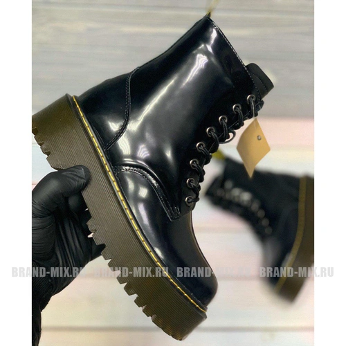 Зимние Мартинсы ботинки Dr Martens 1460 Lacquered на платформе с мехом чёрные