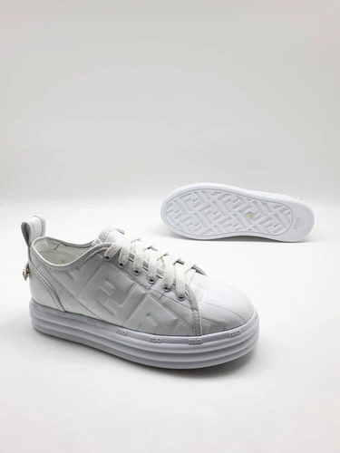 Женские кожаные кроссовки Fendi белые коллекция 2021-2022 фото-3