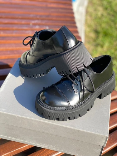 Туфли-дерби женские Balenciaga черные фото-5