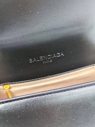 Женская кожаная сумка Balenciaga черная 24/14/10 коллекция 2021-2022 A66704 фото-2