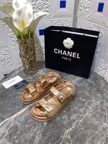 Сандалии женские Chanel золотистого цвета премиум-люкс коллекция лето 2021 фото-2