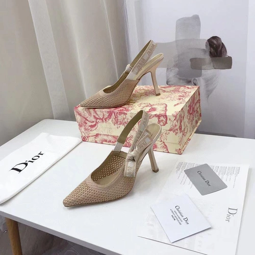 Туфли-босоножки женские Christian Dior бежевые на высоком каблуке коллекция лето 2021 фото-7