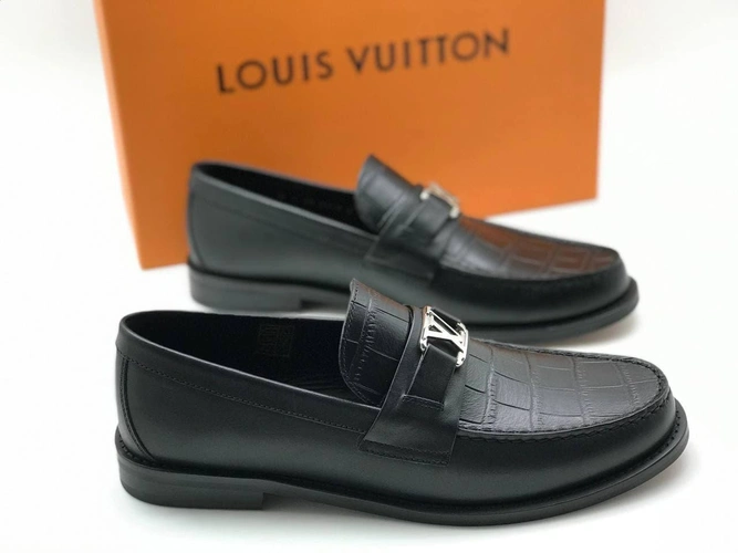 Мужские туфли-лоферы кожаные Louis Vuitton черные коллекция 2021-2022 фото-5
