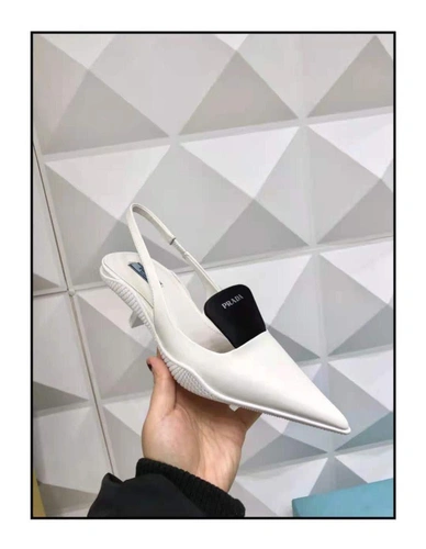 Туфли женские кожаные Prada летние с открытой пяткой белые коллекция 2021-2022 фото-4
