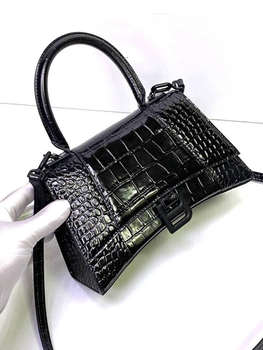 Женская кожаная сумка Balenciaga черная лакированная премиум-люкс фото-5