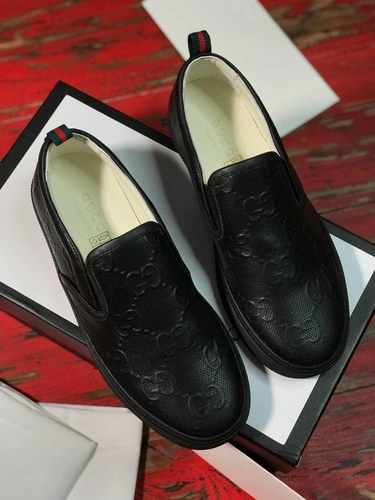 Мужские туфли-слипоны кожаные Gucci черные коллекция 2021-2022
