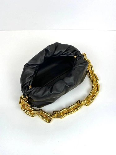 Женская кожаная сумка Bottega Veneta The Chain Pouch черная 30/12/13 фото-5