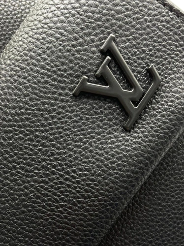 Кожаный рюкзак Louis Vuitton A104302 черный 40/30/14 см фото-2