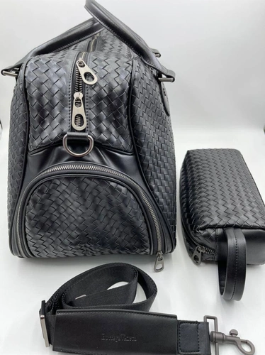 Дорожная кожаная сумка Bottega Veneta черная 50/30 см. коллекция 2021-2022 A70821 фото-8