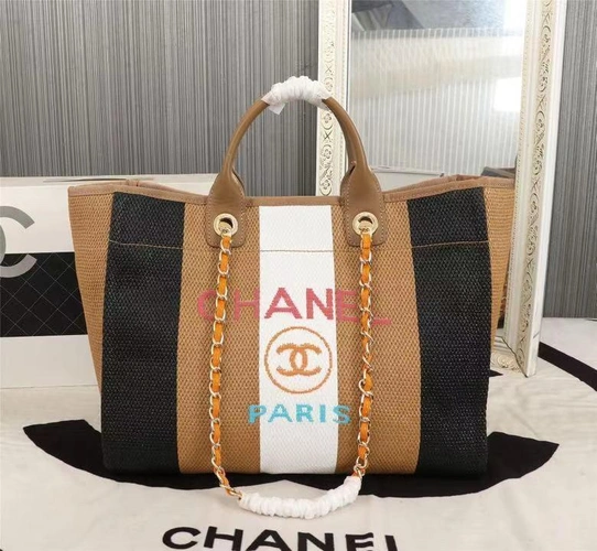 Женская сумка-шоппер Chanel из соломки в полоску 35/30 см