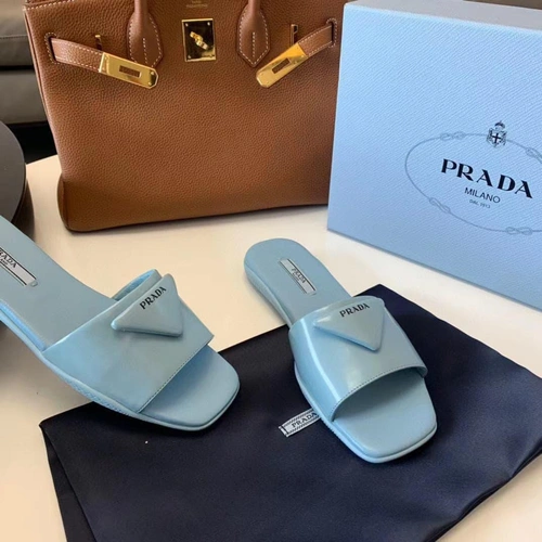 Женские кожаные шлёпанцы Prada голубые премиум-люкс коллекция 2021-2022 фото-7