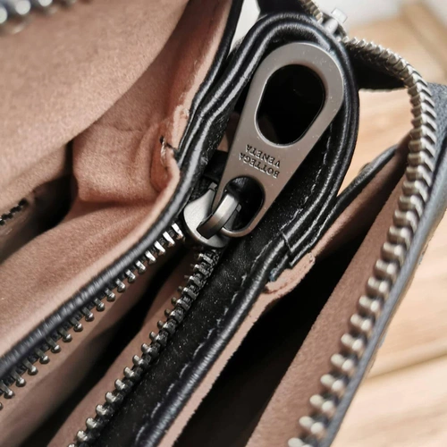 Мужской кожаный портфель Bottega Veneta черный 39/26 коллекция 2021-2022 фото-8