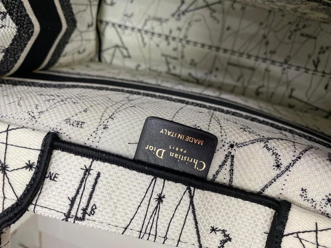 Женская сумка-шоппер Dior из ткани с чёрно-белым рисунком 42/34/16 см фото-4