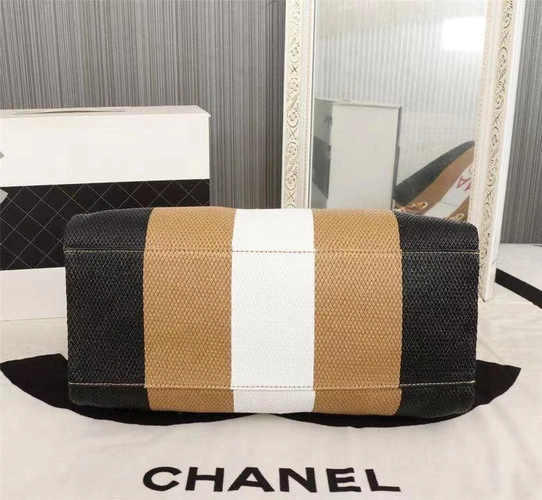 Женская сумка-шоппер Chanel из соломки в полоску 35/30 см фото-4