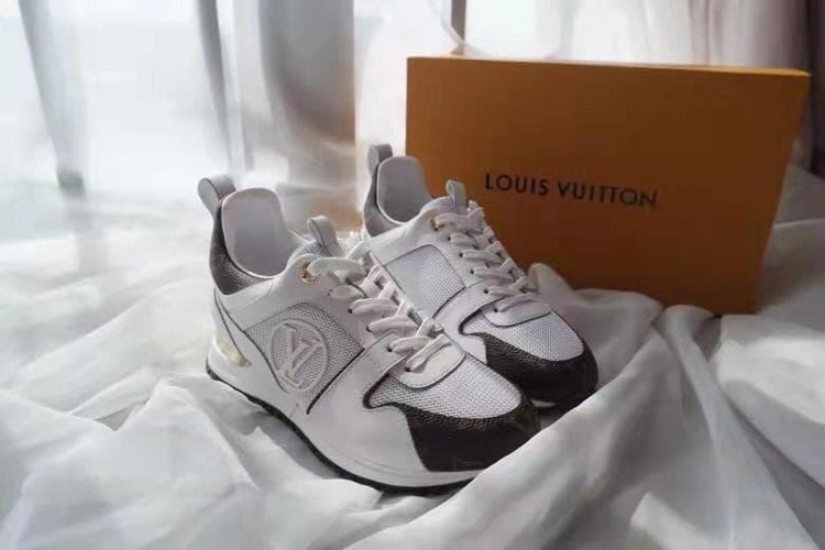 Кроссовки женские Louis Vuitton белые коллекция 2021-2022 A74028