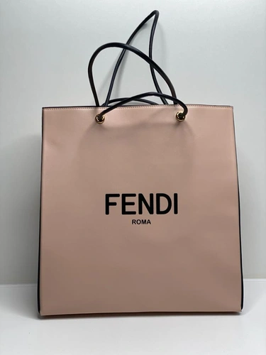 Женская сумка-шоппер Fendi кожаная кремовая 34/35/13 см коллекция 2021-2022
