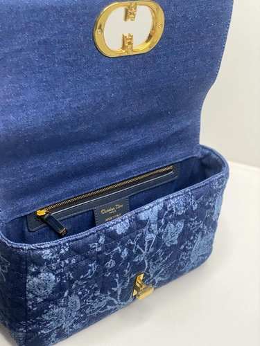 Женская тканевая сумка Dior синяя с цветочным рисунком 28/15/9 см фото-2