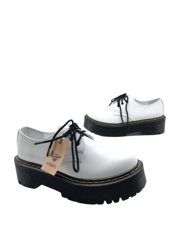Туфли-дерби женские кожаные Dr Martens белые коллекция 2021-2022
