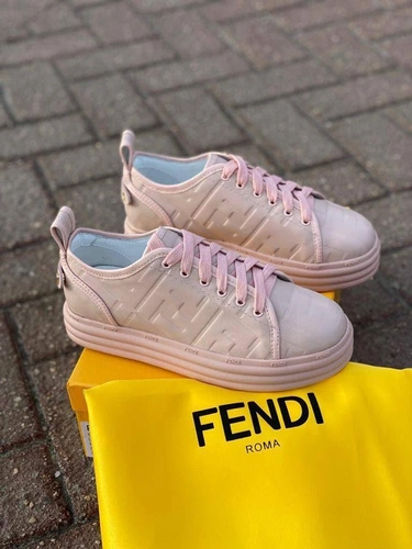 Женские кожаные кроссовки Fendi розовые коллекция 2021-2022 фото-5