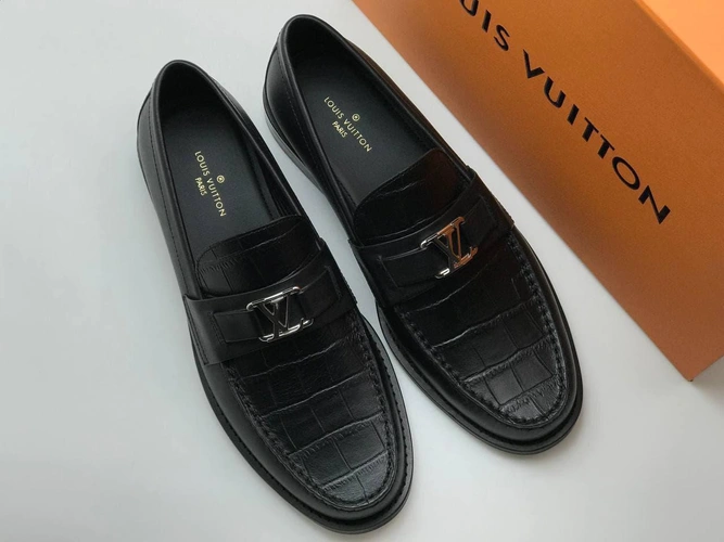 Мужские туфли-лоферы кожаные Louis Vuitton черные коллекция 2021-2022
