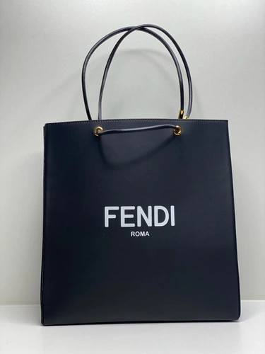 Женская сумка-шоппер Fendi кожаная чёрная 34/35/13 см коллекция 2021-2022