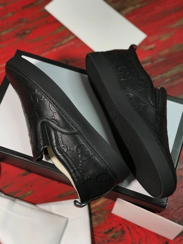 Мужские туфли-слипоны кожаные Gucci черные коллекция 2021-2022 фото-2