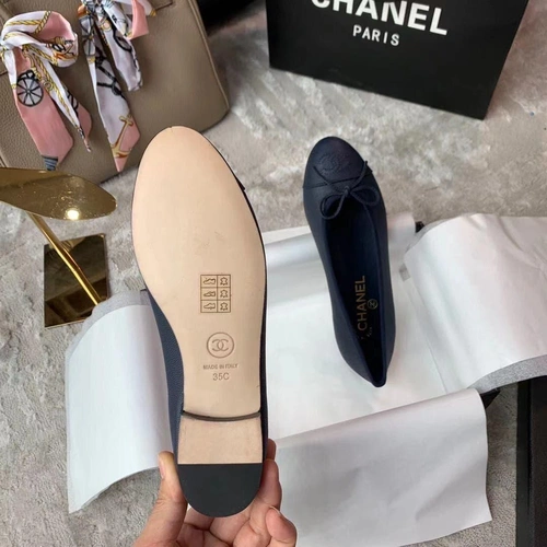 Туфли-балетки Chanel синие из зернистой кожи коллекция 2021-2022 фото-7