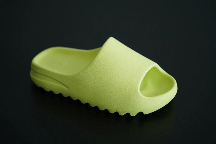 Шлёпанцы Adidas Yeezy Slide GX6138 салатовые фото-4