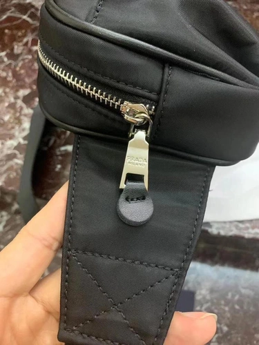Поясная мужская сумка Prada чёрная тканевая с логотипом 20/14 см фото-5
