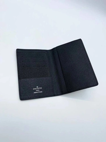 Обложка для паспорта Louis Vuitton A104123 чёрная 14/10 см фото-5