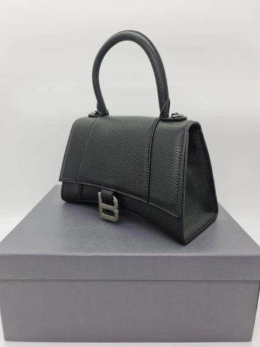 Женская кожаная сумка Balenciaga черная 24/14/10 коллекция 2021-2022 A66682