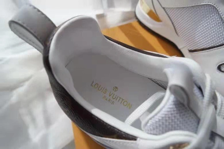 Кроссовки женские Louis Vuitton белые коллекция 2021-2022 A74028 фото-8