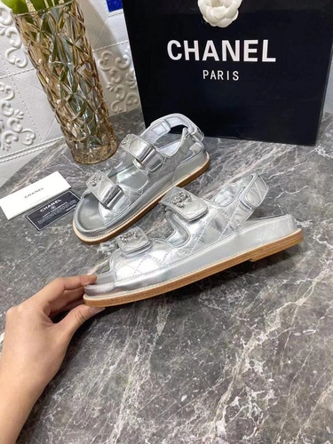 Сандалии женские Chanel цвета серебра премиум-люкс коллекция лето 2021 фото-5